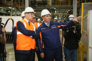 Қанат Шарлапаев «Бәйтерек» холдингі қолдау көрсеткен Қостанай облысындағы инвестициялық жобалармен танысты